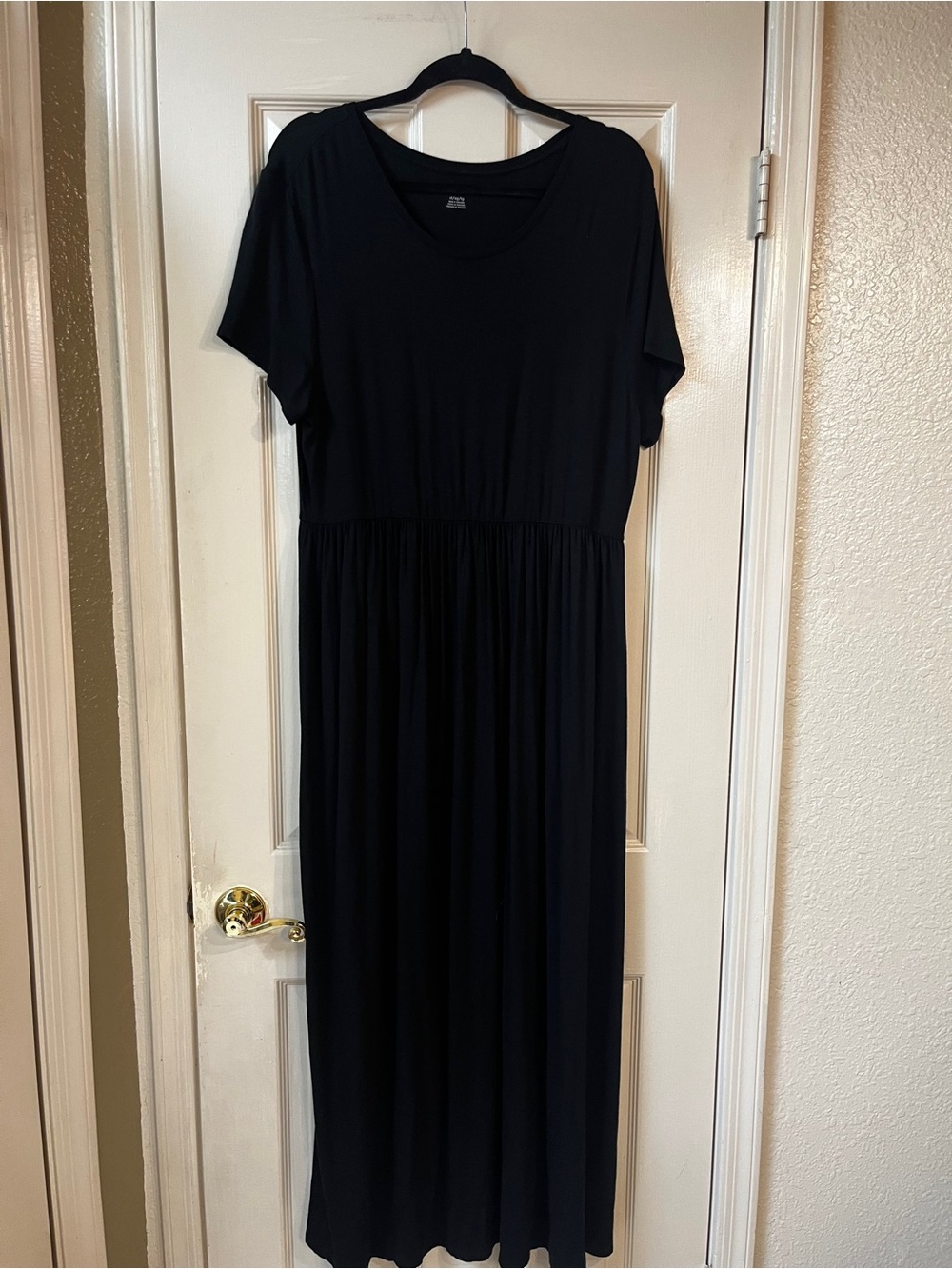 Amazon Essentials Black Short-Sleeve Gathered-Waist Maxi Dress